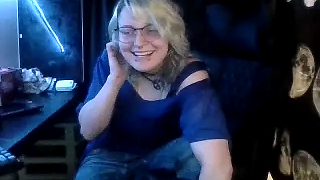 Snapshot of Sun_Ray02 chatting on July 7, 2026, 8:02 pm Sun Ray02 online show from July 7, 2026, 8:02 pm
