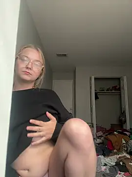 slimeee24 online show from July 10, 2026, 8:00 pm