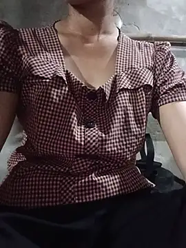 Snapshot of Rosie-loveU- chatting on August 6, 2026, 11:34 am Rosie-loveU- online show from August 6, 2026, 11:34 am