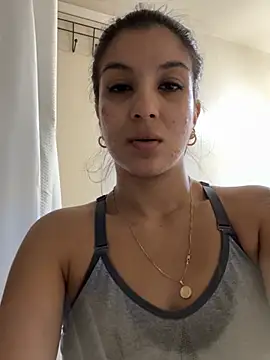 Snapshot of Saritahinc chatting on July 16, 2026, 8:26 pm Saritahinc online show from July 16, 2026, 8:26 pm