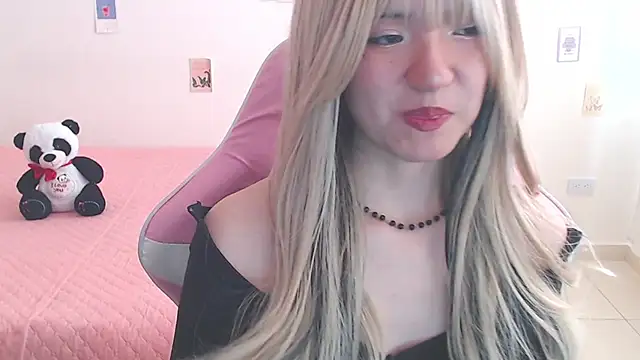 Snapshot of SweetSkyy_1 chatting on July 17, 2026, 5:07 pm SweetSkyy 1 online show from July 17, 2026, 5:07 pm