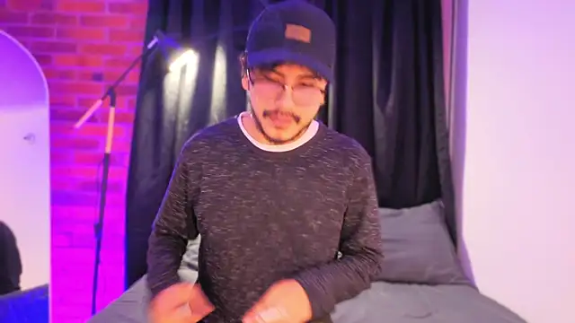 Zayn Bellmont online show from July 22, 2026, 3:20 am