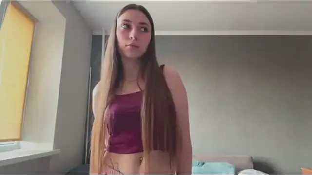 LilliamDowling online show from July 10, 2026, 5:48 pm