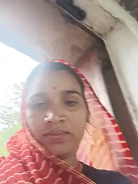 Snapshot of Cut_pooja825 chatting on July 22, 2026, 7:33 am Cut pooja825 online show from July 22, 2026, 7:33 am