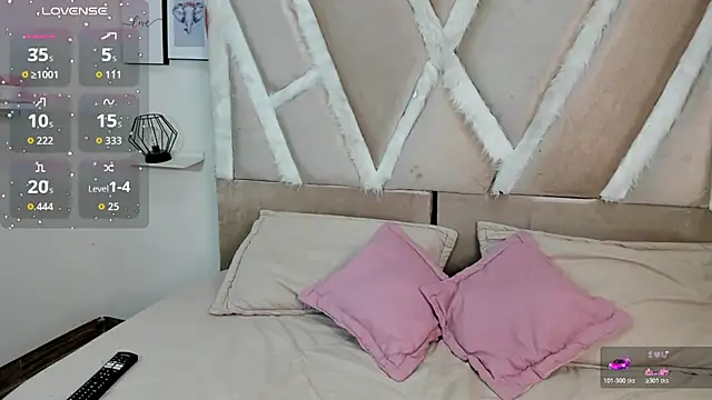 Snapshot of holly_rosee chatting on July 14, 2026, 5:01 am holly rosee online show from July 14, 2026, 5:01 am