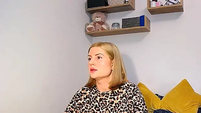 alisenties online show from September 21, 2025, 2:29 pm