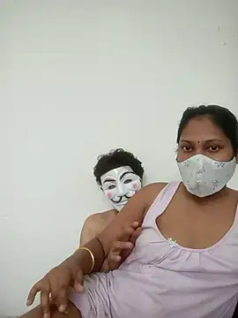 Snapshot of Indian_Coupless chatting on July 15, 2026, 12:32 pm Indian Coupless online show from July 15, 2026, 12:32 pm