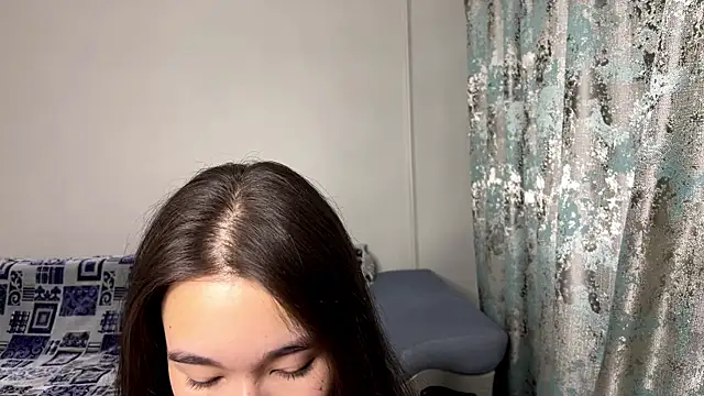 Snapshot of NichollePoque chatting on July 16, 2026, 5:13 am NichollePoque online show from July 16, 2026, 5:13 am