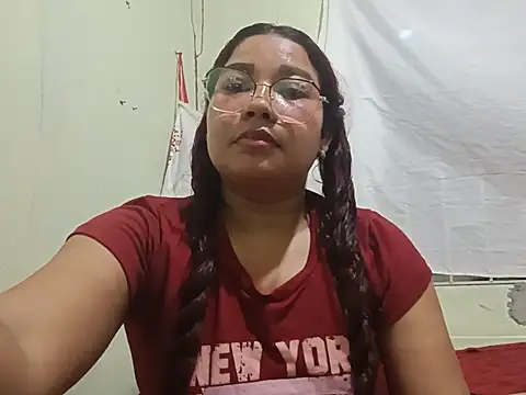Snapshot of Stella_rouge chatting on July 16, 2026, 2:06 am Stella rouge online show from July 16, 2026, 2:06 am