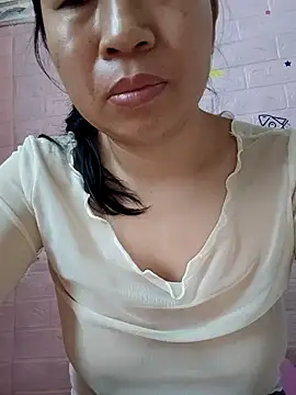 Snapshot of hhzy2 chatting on July 25, 2026, 6:33 am hhzy2 online show from July 25, 2026, 6:33 am