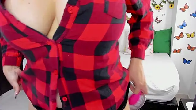 lucy007  online show from January 18, 2025, 9:13 am