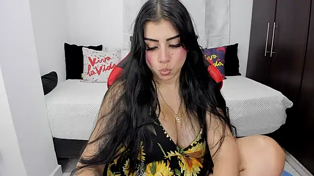 lucy007  online show from February 10, 2025, 8:00 pm