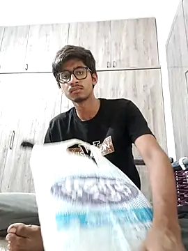 Badboy Gaurav 04073 online show from July 14, 2026, 10:21 am