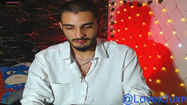 Snapshot of LovexJuxn77 chatting on July 17, 2026, 11:20 pm LovexJuxn77 online show from July 17, 2026, 11:20 pm