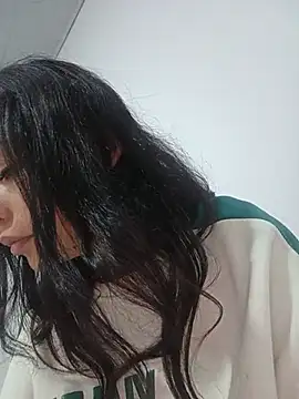 Snapshot of LoveLilly_ chatting on July 28, 2026, 11:17 am LoveLilly online show from July 28, 2026, 11:17 am