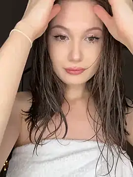chiarahoney12 online show from July 16, 2026, 11:22 pm