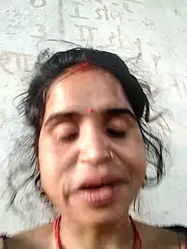 Simran Love143 online show from July 16, 2026, 12:33 pm