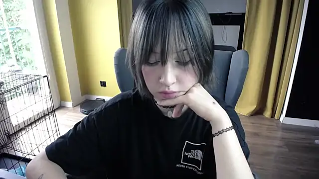 Snapshot of Reze_bomb chatting on July 19, 2026, 3:16 pm Reze bomb online show from July 19, 2026, 3:16 pm