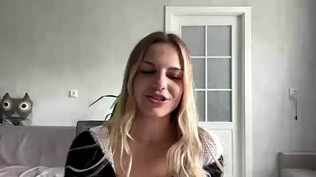 Snapshot of LaraineDomebo chatting on July 20, 2026, 10:39 am LaraineDomebo online show from July 20, 2026, 10:39 am