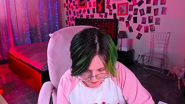 Snapshot of Biooohazard chatting on July 19, 2026, 4:11 pm Biooohazard online show from July 19, 2026, 4:11 pm