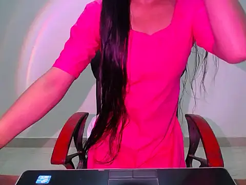 Hotty green online show from July 17, 2026, 4:30 am