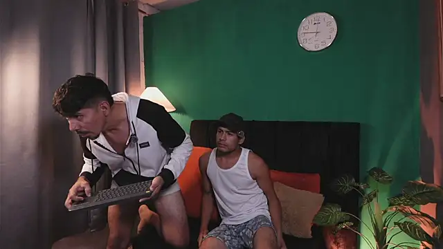Snapshot of The-Boys2 chatting on July 18, 2026, 1:32 am The-Boys2 online show from July 18, 2026, 1:32 am