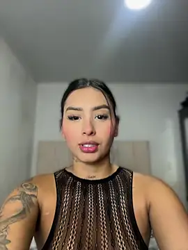 MiaaRoss online show from July 17, 2026, 11:53 pm