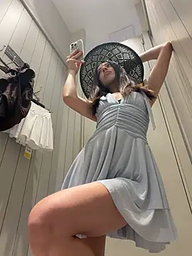 MoonLinaa online show from July 20, 2026, 11:12 am