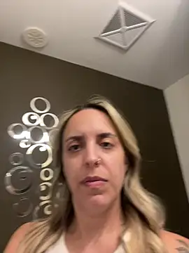 mellybearzzz online show from July 23, 2026, 6:55 am
