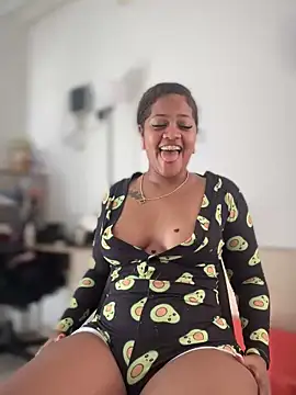 Snapshot of riri_brunnete chatting on December 25, 2024, 7:56 pm riri brunnete online show from December 25, 2024, 7:56 pm