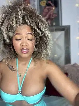 Snapshot of riri_brunnete chatting on December 30, 2024, 4:08 pm riri brunnete online show from December 30, 2024, 4:08 pm