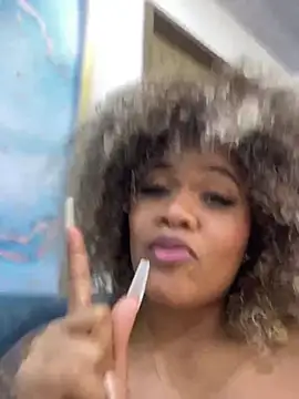 Snapshot of riri_brunnete chatting on January 14, 2025, 2:32 pm riri brunnete online show from January 14, 2025, 2:32 pm