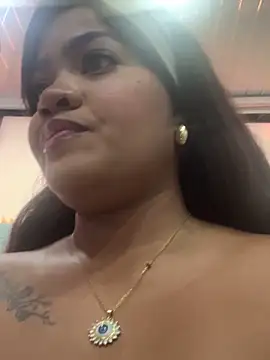 Snapshot of riri_brunnete chatting on February 24, 2025, 6:47 pm riri brunnete online show from February 24, 2025, 6:47 pm