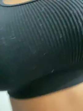 Snapshot of riri_brunnete chatting on February 26, 2025, 9:42 am riri brunnete online show from February 26, 2025, 9:42 am