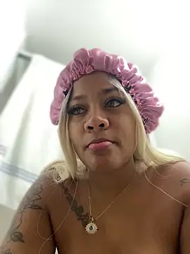 Snapshot of riri_brunnete chatting on March 7, 2025, 12:56 pm riri brunnete online show from March 7, 2025, 12:56 pm