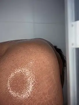 Snapshot of riri_brunnete chatting on September 11, 2025, 4:12 am riri brunnete online show from September 11, 2025, 4:12 am