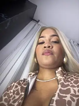 riri brunnete online show from April 11, 2026, 4:17 am