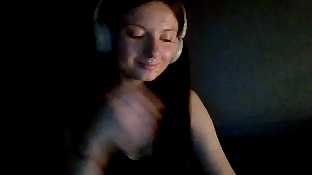 Snapshot of yana101 chatting on July 28, 2026, 8:52 pm yana101 online show from July 28, 2026, 8:52 pm