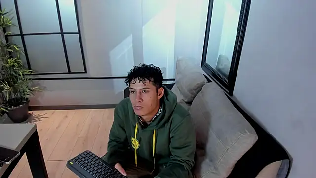 Snapshot of angelsilva_ chatting on July 25, 2026, 11:52 am angelsilva online show from July 25, 2026, 11:52 am