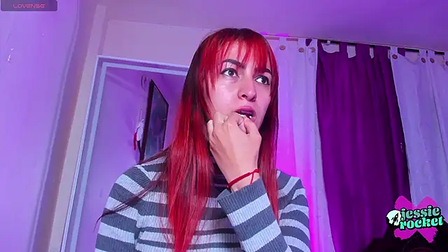 jessierocketx online show from October 17, 2025, 1:25 pm