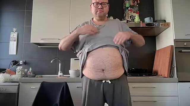 theitalianbear online show from February 5, 2025, 11:34 am