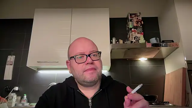 theitalianbear online show from February 6, 2025, 4:53 am