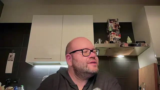 theitalianbear online show from October 5, 2025, 3:49 am