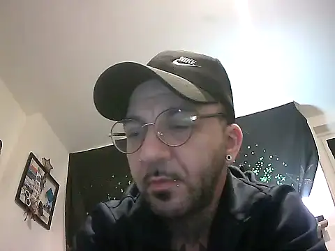 MagicStickBoy online show from March 25, 2026, 11:33 pm