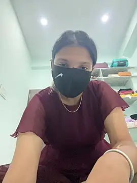 Snapshot of Miss_kanika76 chatting on August 4, 2026, 6:32 pm Miss kanika76 online show from August 4, 2026, 6:32 pm