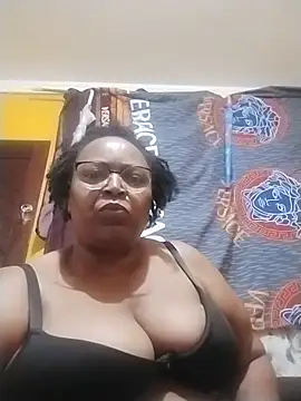 Snapshot of whewolfqueen chatting on August 3, 2026, 1:37 am whewolfqueen online show from August 3, 2026, 1:37 am