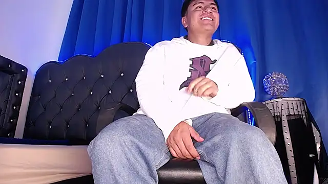Snapshot of NoahBrowns_ chatting on July 27, 2026, 1:07 pm NoahBrowns online show from July 27, 2026, 1:07 pm
