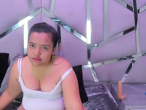 Ivy Aura online show from July 29, 2026, 3:54 pm
