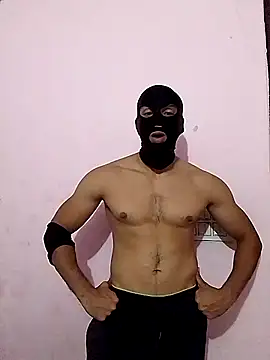 Snapshot of mrbull007 chatting on August 5, 2026, 3:59 pm mrbull007 online show from August 5, 2026, 3:59 pm