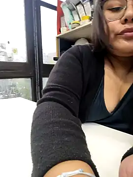 Snapshot of Namiibel chatting on August 4, 2026, 12:19 pm Namiibel online show from August 4, 2026, 12:19 pm